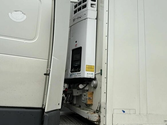 1999 Volvo FH, белый, 5000000 рублей - вид 4
