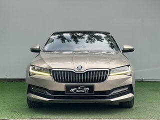 2022 Skoda Superb III Рестайлинг, бежевый, 2029000 рублей, вид 2