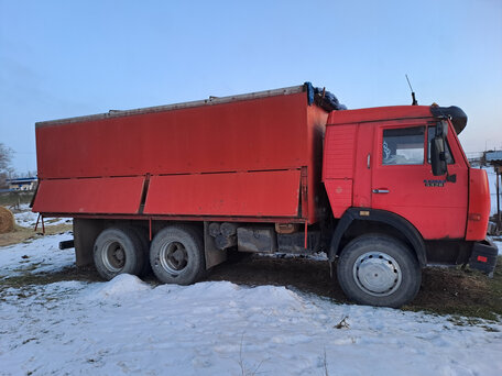 1994 КамАЗ 55102, красный, 1300000 рублей, вид 3