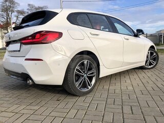 2019 BMW 1 серии 118d III (F40), белый, 2090000 рублей, вид 3