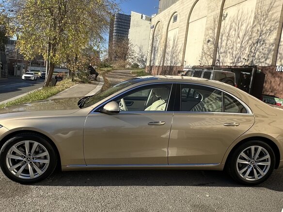 2023 Mercedes-Benz S-Класс 450 4MATIC VII (W223), золотистый, 15000000 рублей - вид 5