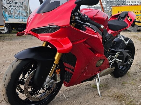 2024 Ducati Panigale V4, красный, 3400000 рублей