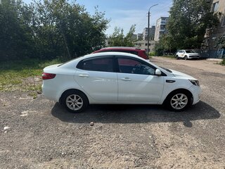 2015 Kia Rio 6-speed III, белый, 881000 рублей, вид 3