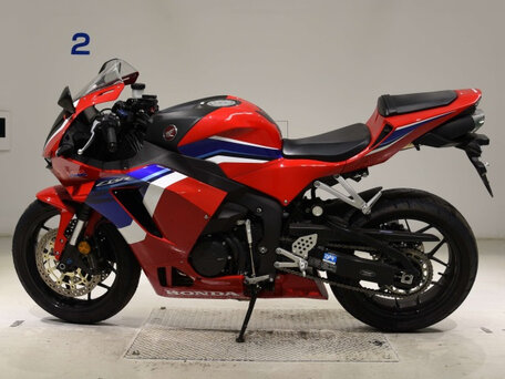 2022 Honda CBR 600RR, красный, 1090000 рублей, вид 2