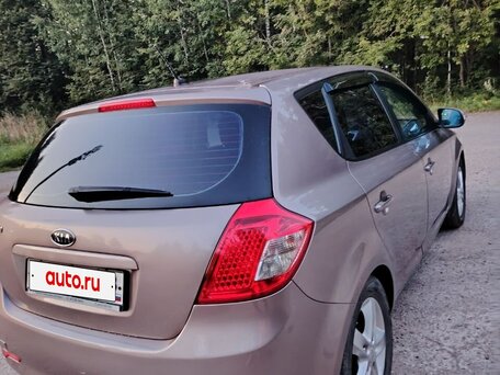 2010 Kia Ceed I Рестайлинг, бежевый, 790000 рублей, вид 3