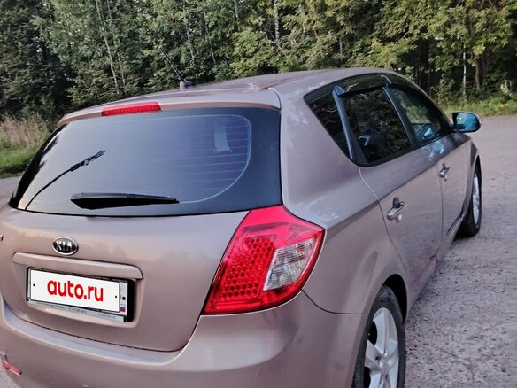 2010 Kia Ceed I Рестайлинг, бежевый - вид 2