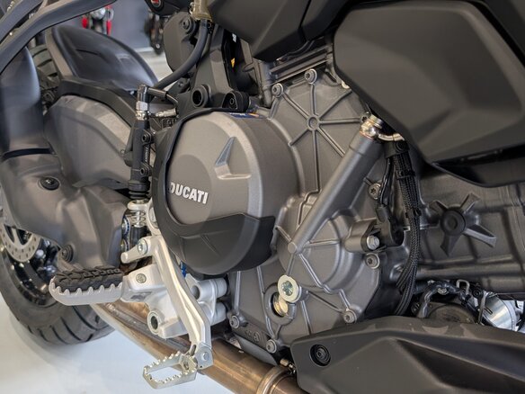 2026 Ducati Multistrada V2, красный, 2550000 рублей - вид 11