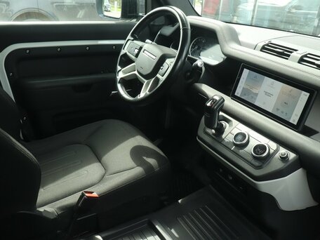 2020 Land Rover Defender 110 II, белый, 3790000 рублей, вид 5