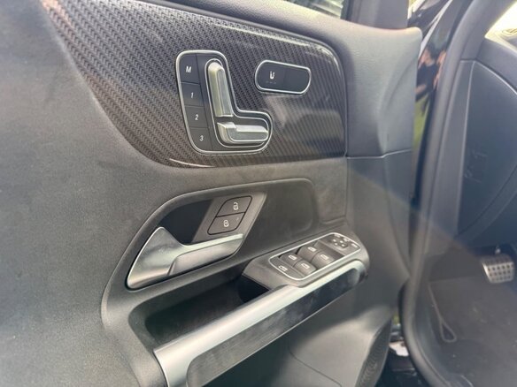 2021 Mercedes-Benz GLB 180 I (X247), чёрный, 3190000 рублей - вид 5