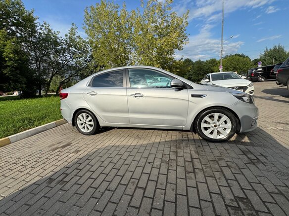 2015 Kia Rio III Рестайлинг, серебристый - вид 5