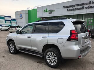 2019 Toyota Land Cruiser Prado 150 Series Рестайлинг 2, серебристый, 5590000 рублей, вид 5