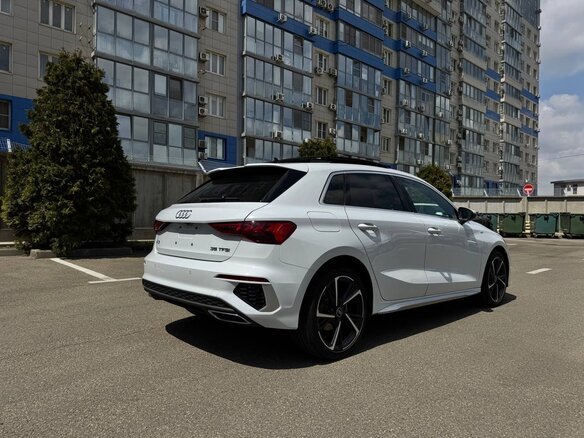 2023 Audi A3 Sportback 35 TFSI IV (8Y), белый, 2050000 рублей - вид 4