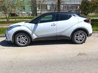 2021 Toyota C-HR I Рестайлинг, белый, 2700000 рублей, вид 3