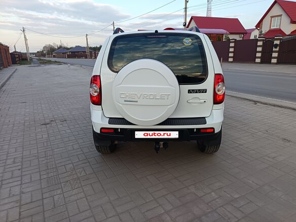 2013 Chevrolet Niva I Рестайлинг, белый, 600000 рублей - вид 5