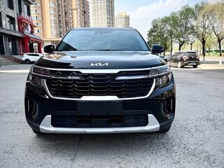 2023 Kia Seltos I Рестайлинг, чёрный, 1680000 рублей, вид 2