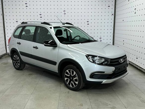 2026 Lada (ВАЗ) Granta Cross I Рестайлинг, серебристый, 1250000 рублей - вид 2