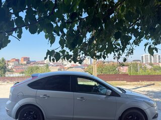 2010 Ford Focus II Рестайлинг, серебристый, 430000 рублей, вид 4
