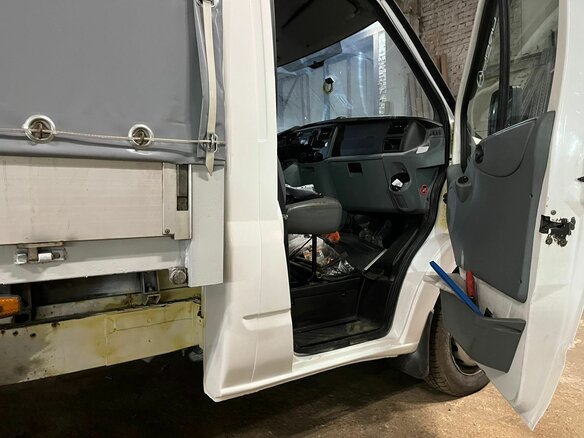 2011 Ford Transit, белый, 1600000 рублей - вид 4