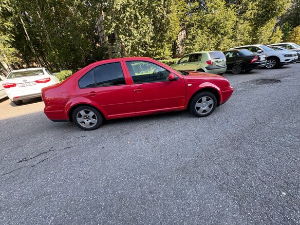 1999 Volkswagen Bora I, красный, 220000 рублей - вид 2