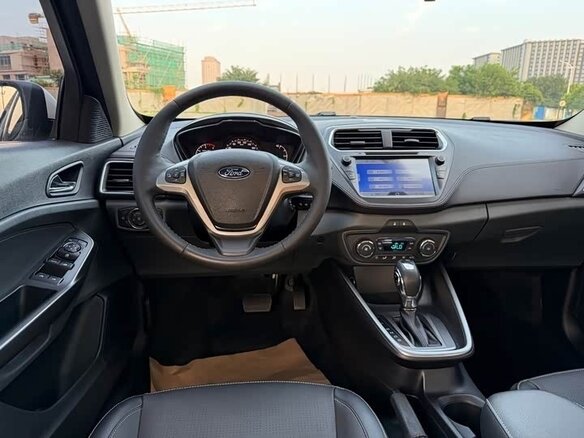 2016 Ford Escort VI, белый, 1000000 рублей - вид 9