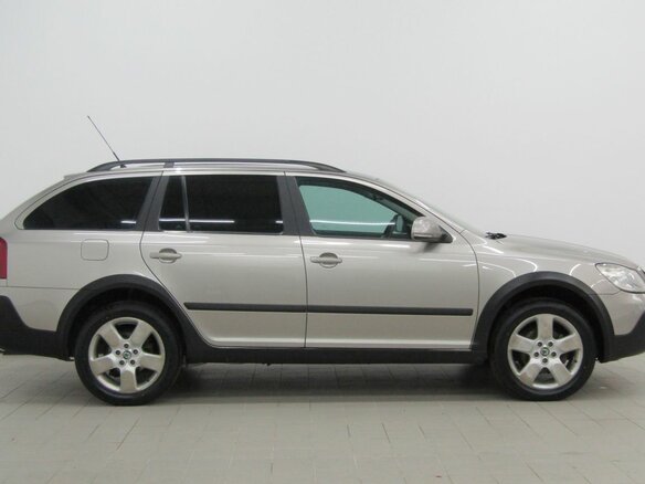 2010 Skoda Octavia Scout II (A5) Рестайлинг, серый - вид 5