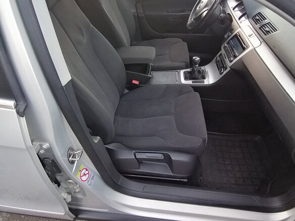 2010 Volkswagen Passat B6, серебристый, 735000 рублей - вид 18