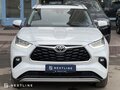 2026 Toyota Highlander IV (XU70), белый - вид 3