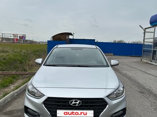 2017 Hyundai Solaris II, серебристый, 1040000 рублей, вид 3