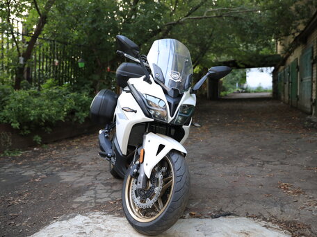 2023 CFMoto 650GT, белый, 750000 рублей, вид 3
