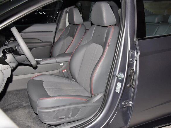 2025 Hyundai Sonata VIII (DN8) Рестайлинг, серый, 3300000 рублей - вид 21