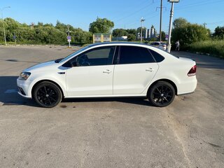 2018 Volkswagen Polo V Рестайлинг, белый, 1200000 рублей, вид 3
