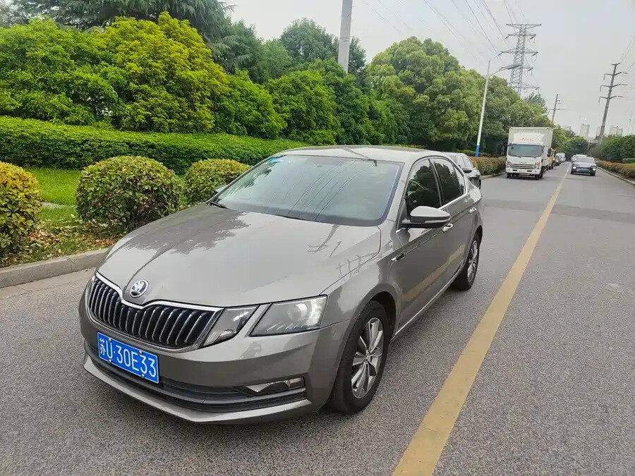Открыть фотографии: Skoda Octavia III (A7) Рестайлинг