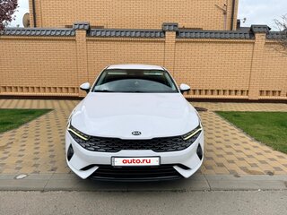 2021 Kia K5 III, белый, 2100000 рублей, вид 1