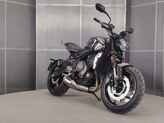 2021 Triumph Trident 660, чёрный, 749000 рублей, вид 2