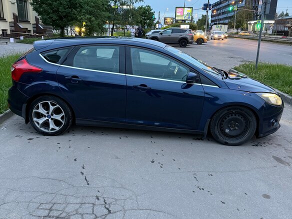 2012 Ford Focus III, синий, 600000 рублей - вид 4