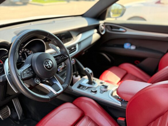 2022 Alfa Romeo Stelvio I Рестайлинг, белый, 3700000 рублей - вид 16