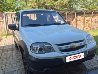 2014 Chevrolet Niva I Рестайлинг, белый, 675000 рублей, вид 3