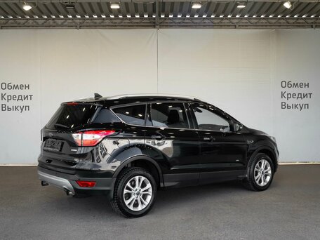 2017 Ford Kuga II Рестайлинг, чёрный, 1549000 рублей, вид 2