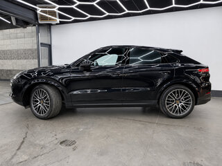 2021 Porsche Cayenne III, чёрный, 9990000 рублей, вид 3