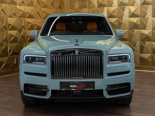2022 Rolls-Royce Cullinan Black Badge I (Series I), голубой, 36900000 рублей, вид 3