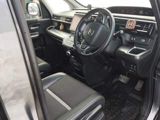 2021 Honda Stepwgn Spada V Рестайлинг, серый, 2750000 рублей, вид 4