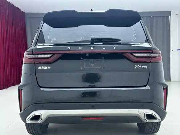 2021 Geely Coolray (Binyue) I, чёрный - вид 4
