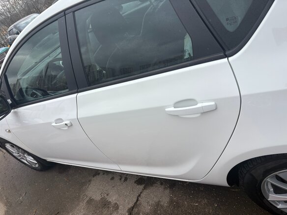 2010 Opel Astra J, белый, 700000 рублей - вид 15