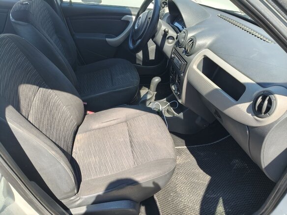2011 Renault Logan I Рестайлинг, белый, 340000 рублей - вид 4