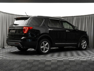 2017 Ford Explorer V Рестайлинг, чёрный, 2900000 рублей, вид 5