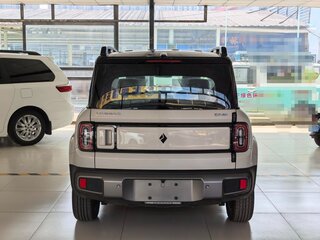 2026 Baojun Yep Plus, бежевый, 1566666 рублей, вид 5