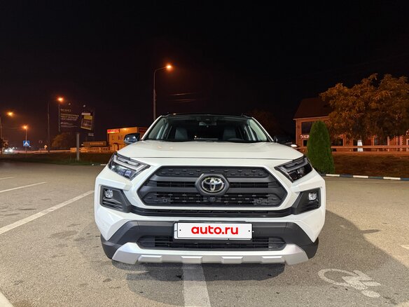 2024 Toyota RAV4 V (XA50), белый, 4800000 рублей - вид 5