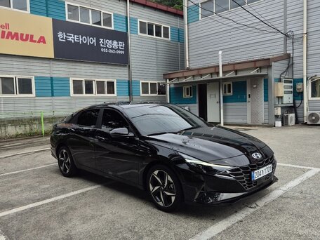 2023 Hyundai Avante VII, чёрный, 1755000 рублей, вид 3