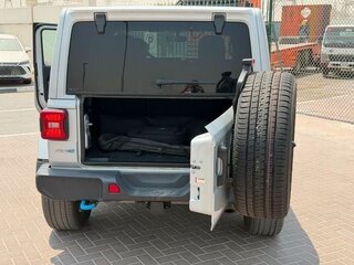 2023 Jeep Wrangler 4xe IV (JL) Рестайлинг, серебристый, 7666666 рублей, вид 4