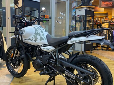 2026 Royal Enfield Himalayan, белый, 656000 рублей, вид 4